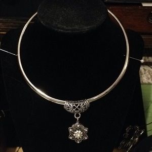 Beautiful Victorian style Silver necklace